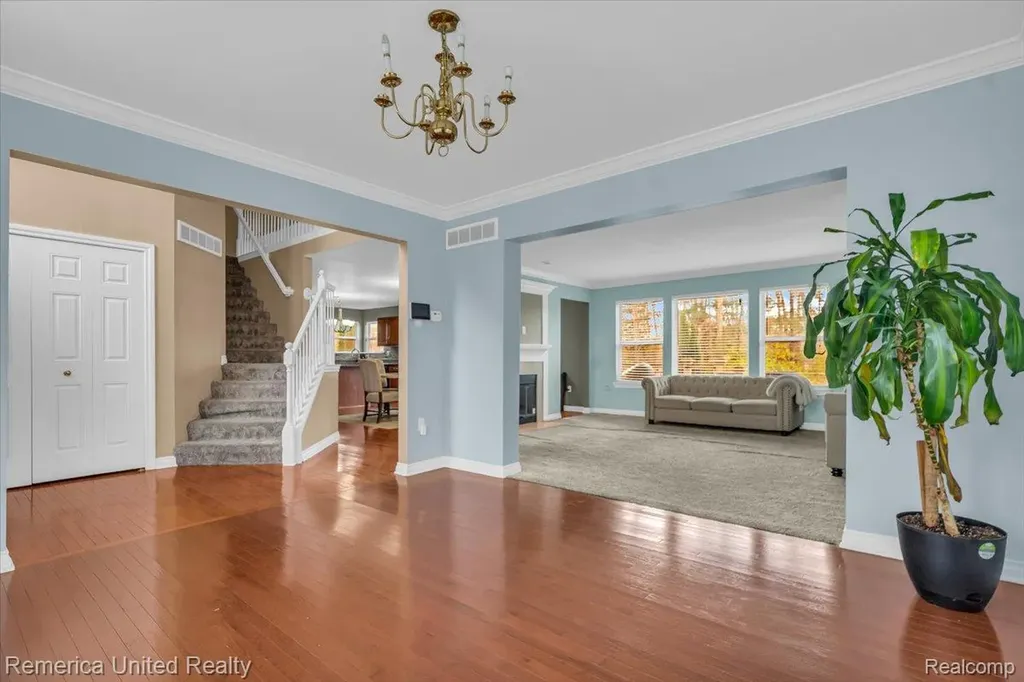 35901 Abbey Court Romulus City MI 48174