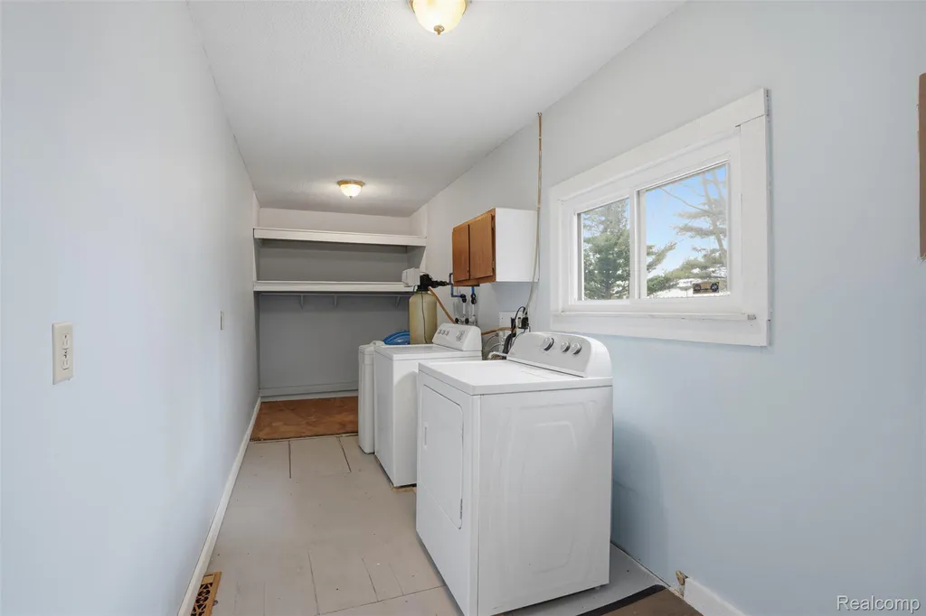1028 Carlton Drive York Charter Township MI 48160