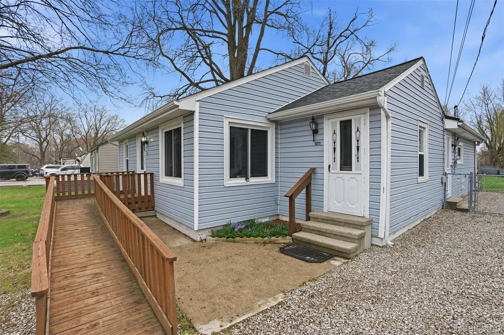1028 Carlton Drive York Charter Township MI 48160