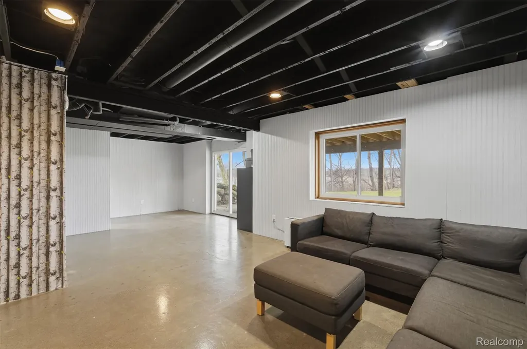 2929 Acorn Lane Genoa Township MI 48843
