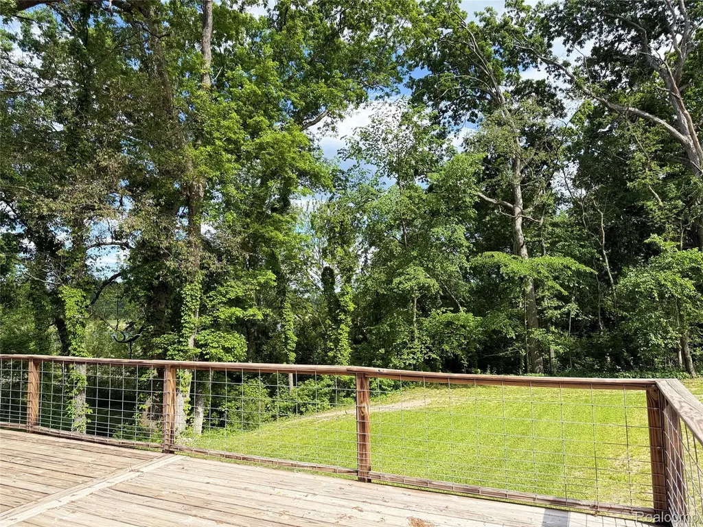 2929 Acorn Lane Genoa Township MI 48843