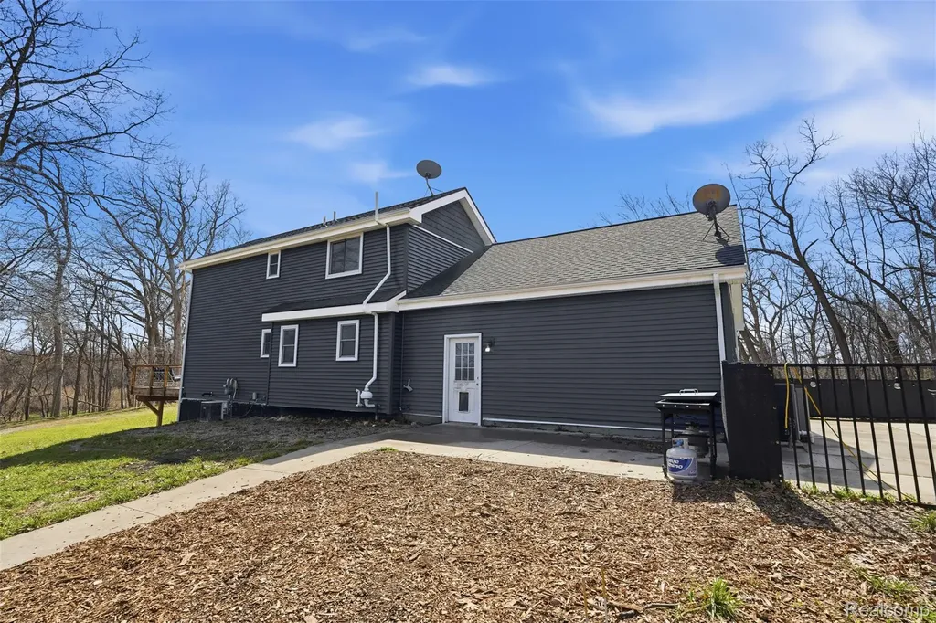 2929 Acorn Lane Genoa Township MI 48843