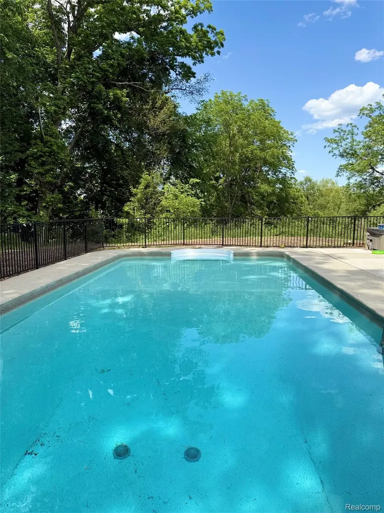 2929 Acorn Lane Genoa Township MI 48843
