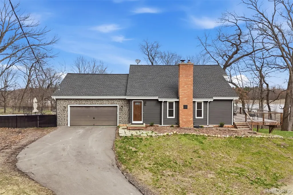 2929 Acorn Lane Genoa Township MI 48843