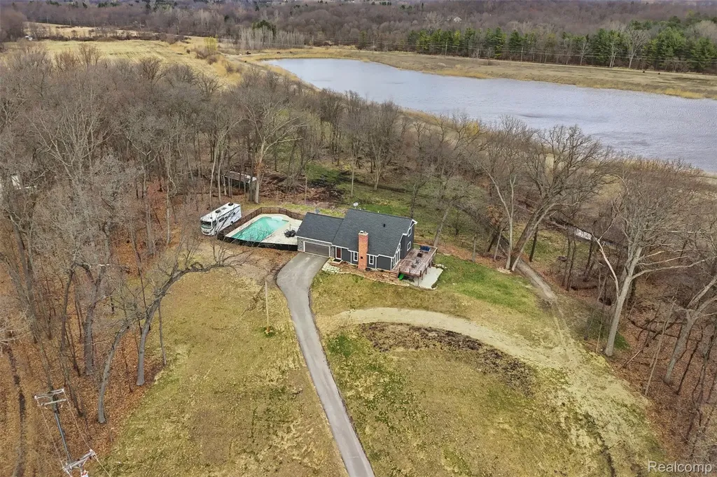 2929 Acorn Lane Genoa Township MI 48843