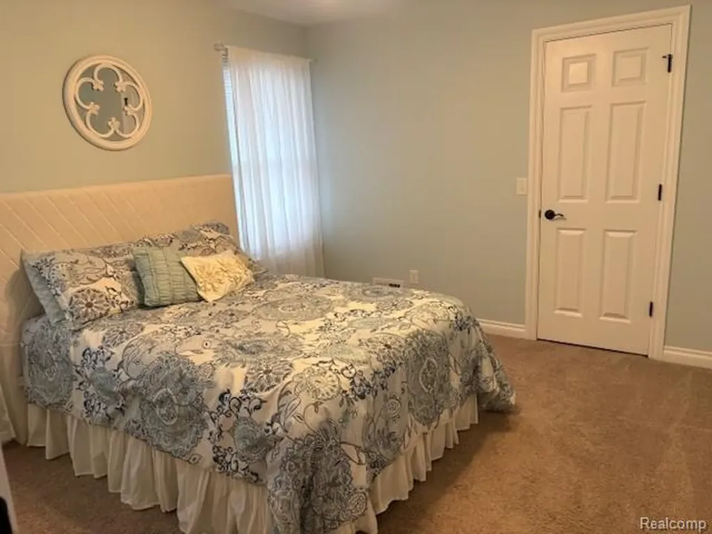 57293 Windmill Point Lyon Charter Township MI 48165
