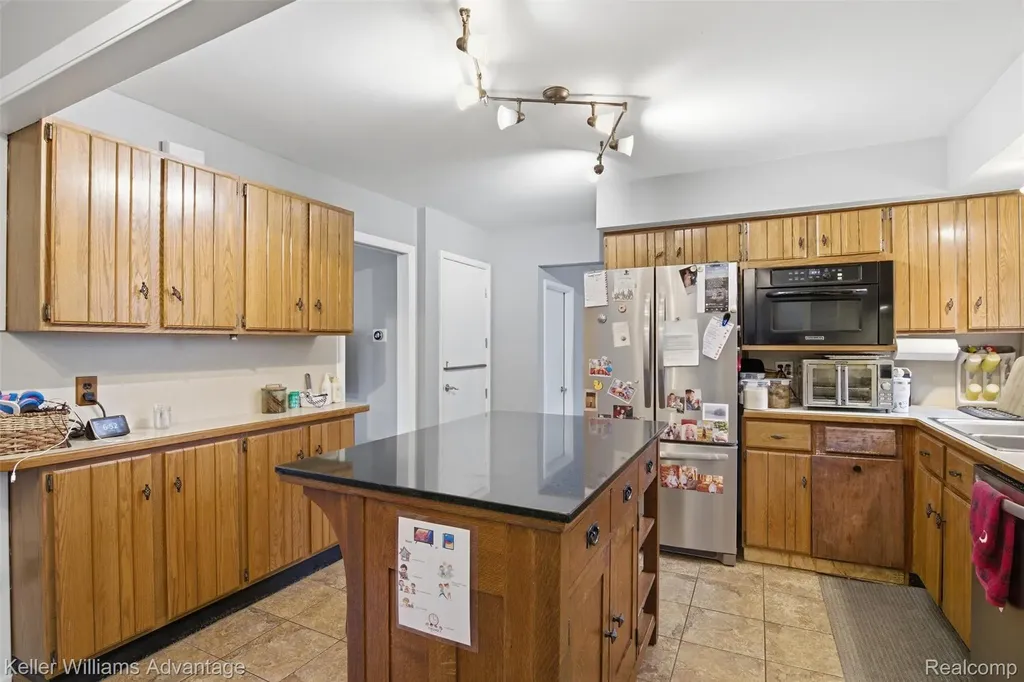 8610 Buffalo Drive Commerce Charter Township MI 48382