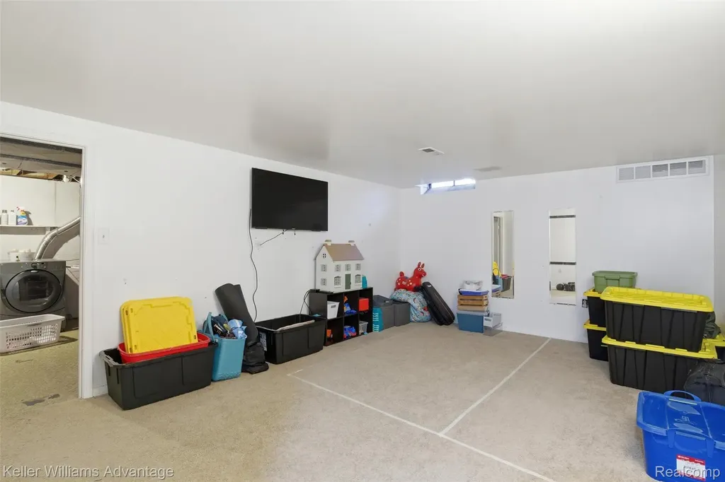 8610 Buffalo Drive Commerce Charter Township MI 48382