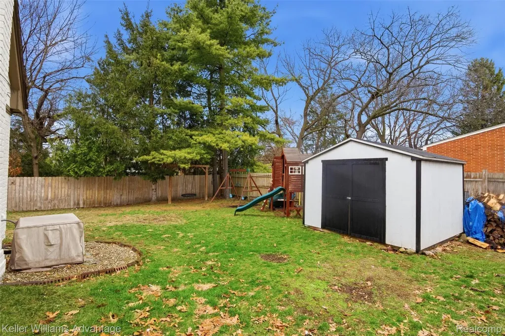 8610 Buffalo Drive Commerce Charter Township MI 48382