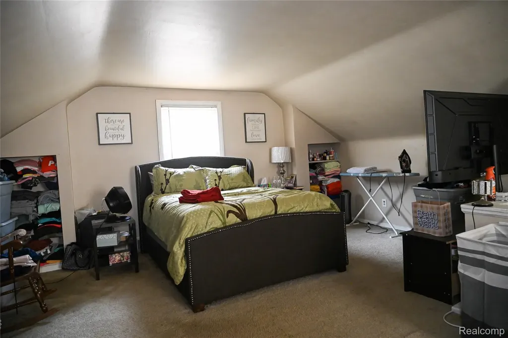 19330 Tracey Street Detroit City MI 48235