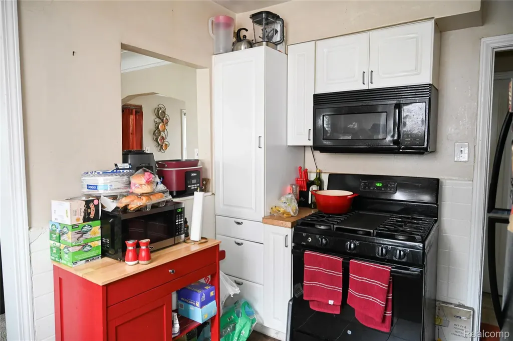 19330 Tracey Street Detroit City MI 48235