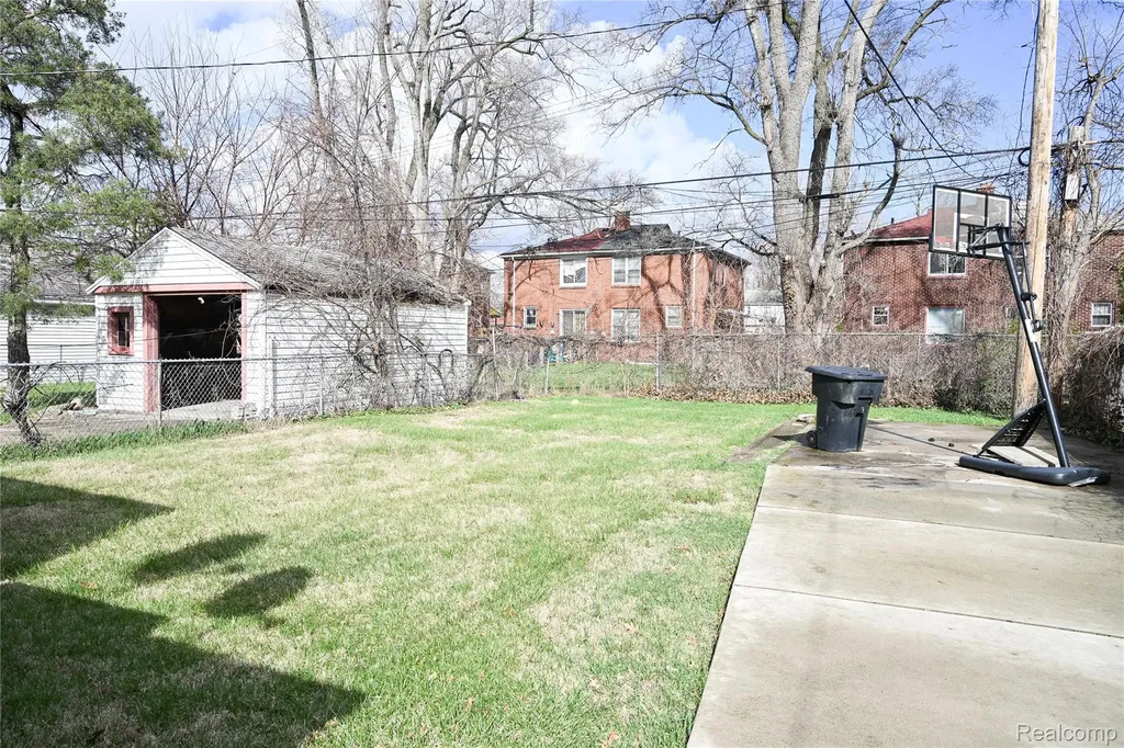 19330 Tracey Street Detroit City MI 48235
