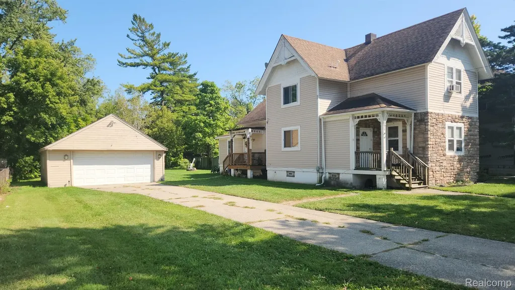 98 Eldredge Street Mt. Clemens City MI 48043