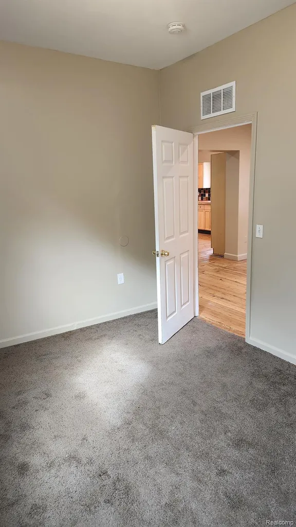 98 Eldredge Street Mt. Clemens City MI 48043