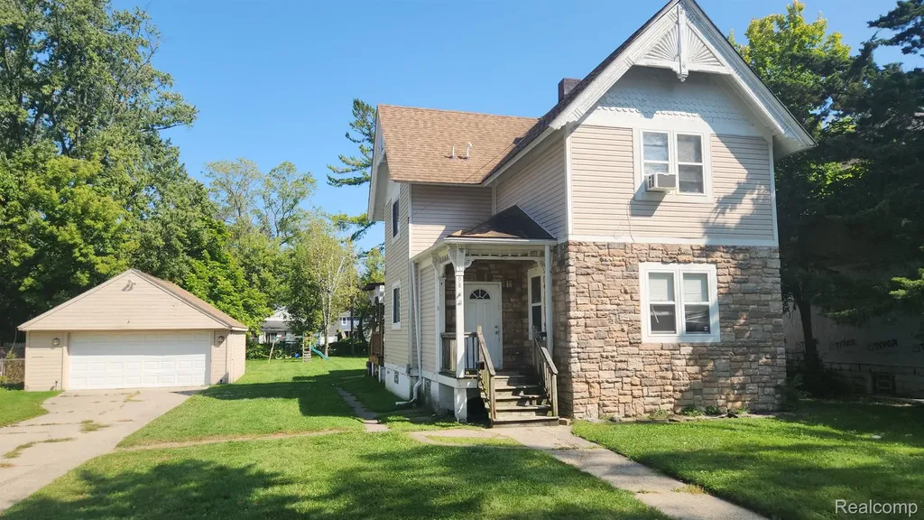 98 Eldredge Street Mt. Clemens City MI 48043