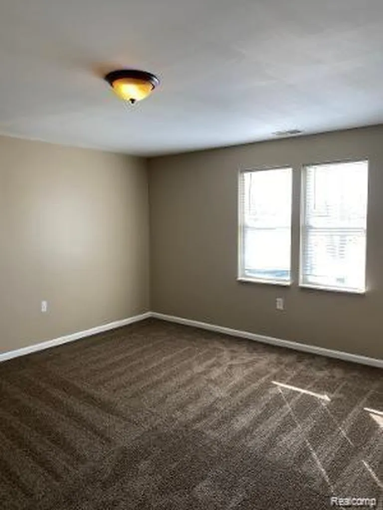 98 Eldredge Street Mt. Clemens City MI 48043