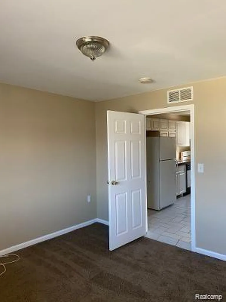 98 Eldredge Street Mt. Clemens City MI 48043