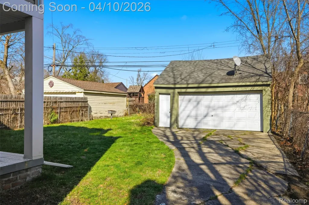 16600 Avon Avenue Detroit City MI 48219