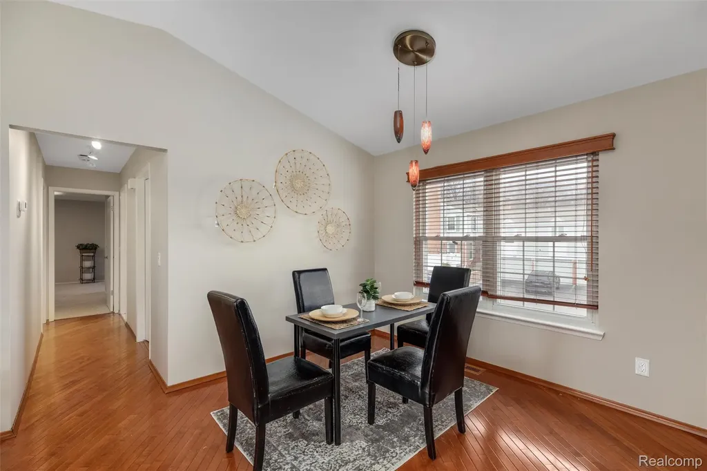 21384 E Glen Haven Circle Novi City MI 48167