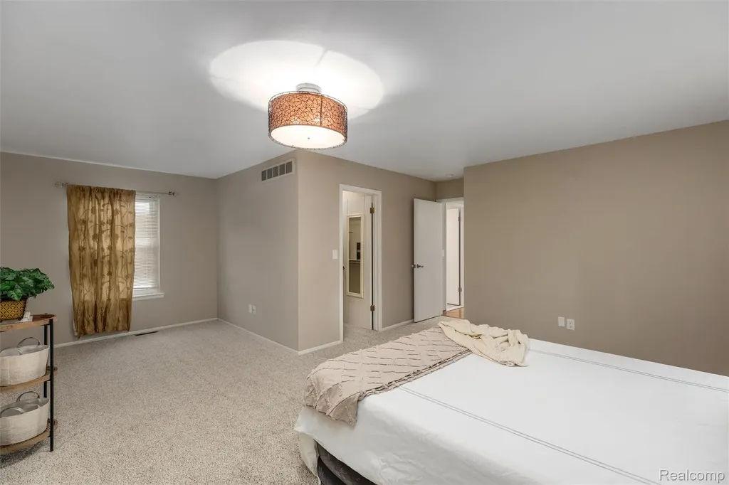 21384 E Glen Haven Circle Novi City MI 48167