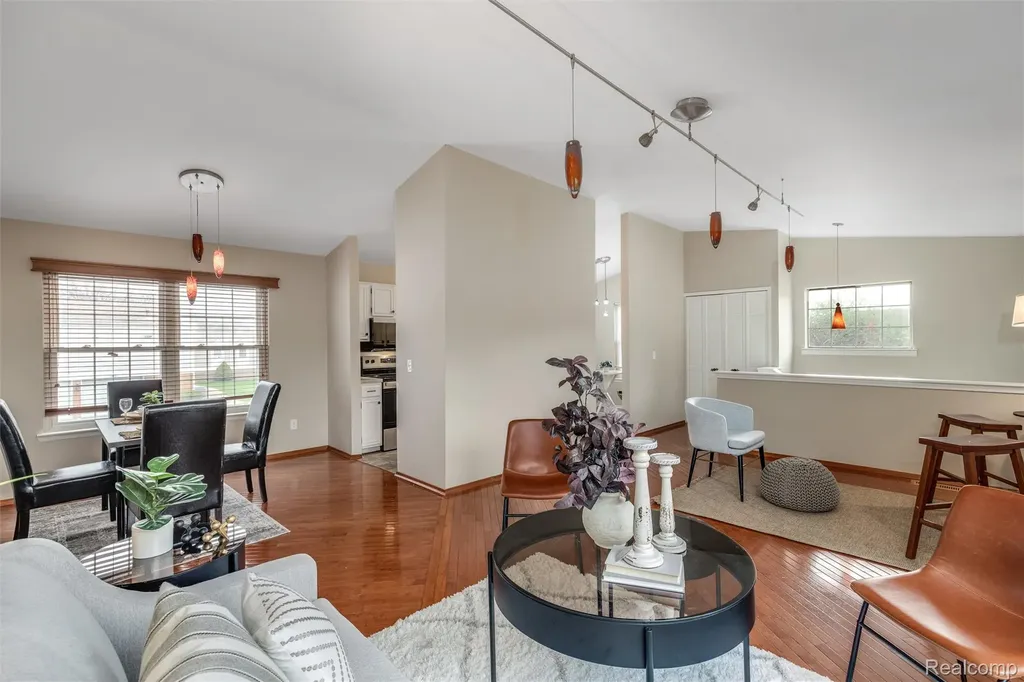 21384 E Glen Haven Circle Novi City MI 48167