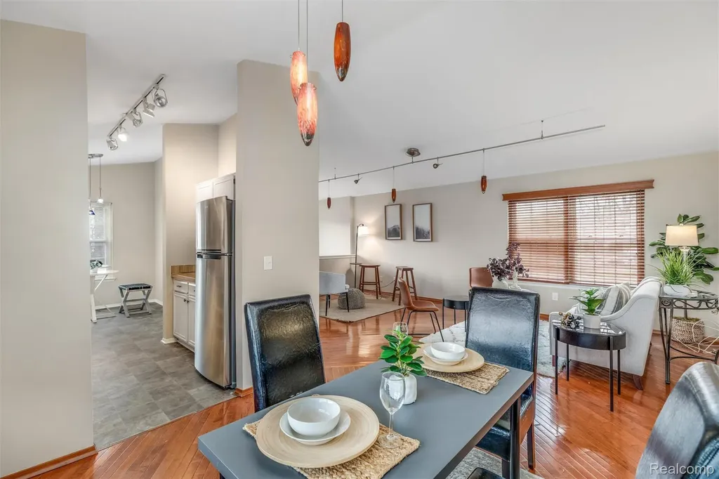 21384 E Glen Haven Circle Novi City MI 48167