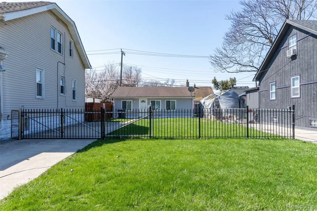 1401 University Avenue Lincoln Park City MI 48146