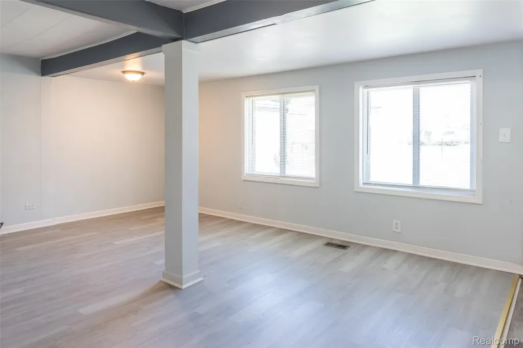 1401 University Avenue Lincoln Park City MI 48146