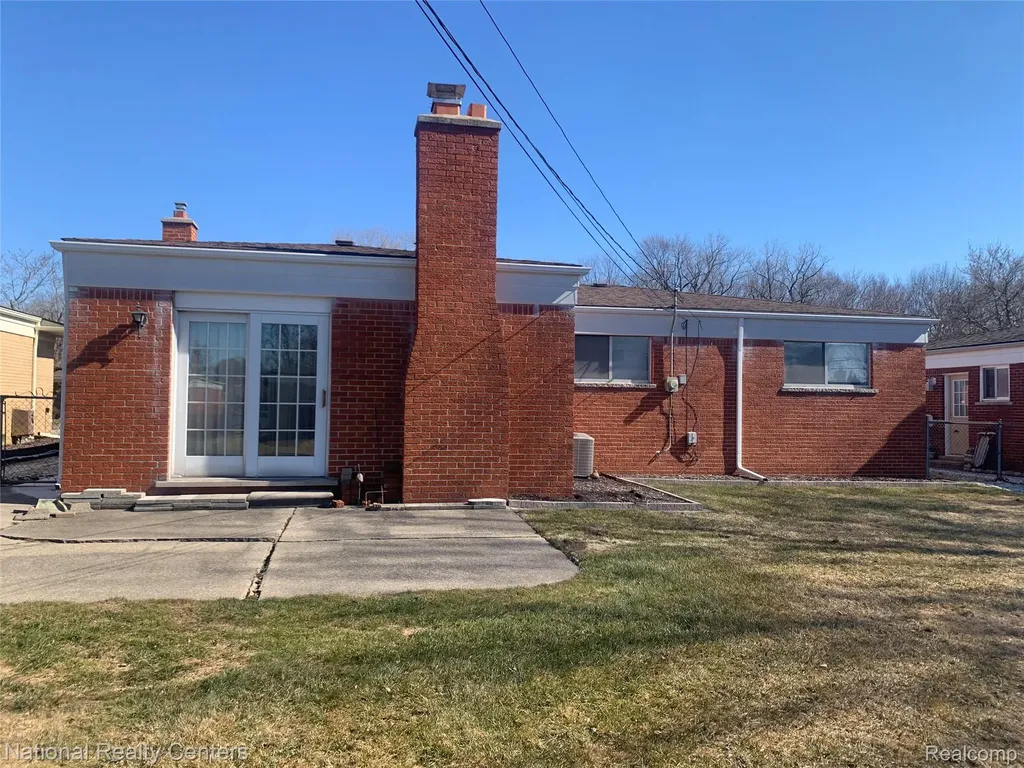 30203 Cousino Drive Warren City MI 48092