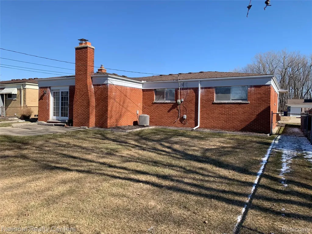 30203 Cousino Drive Warren City MI 48092