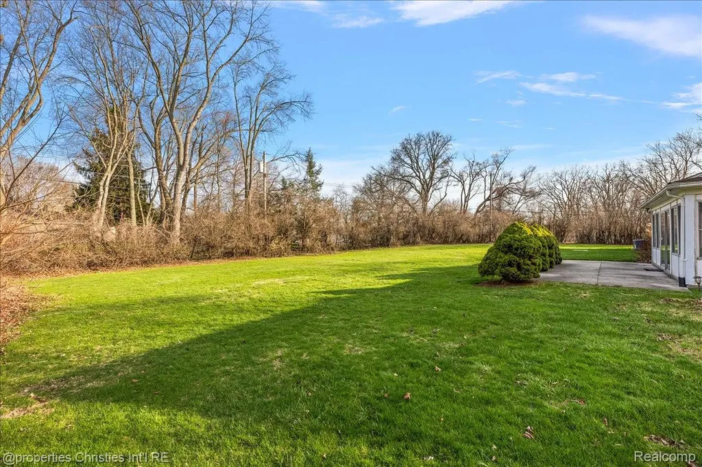 5753 N. Kilbrennan Road Bloomfield Charter Township MI 48301