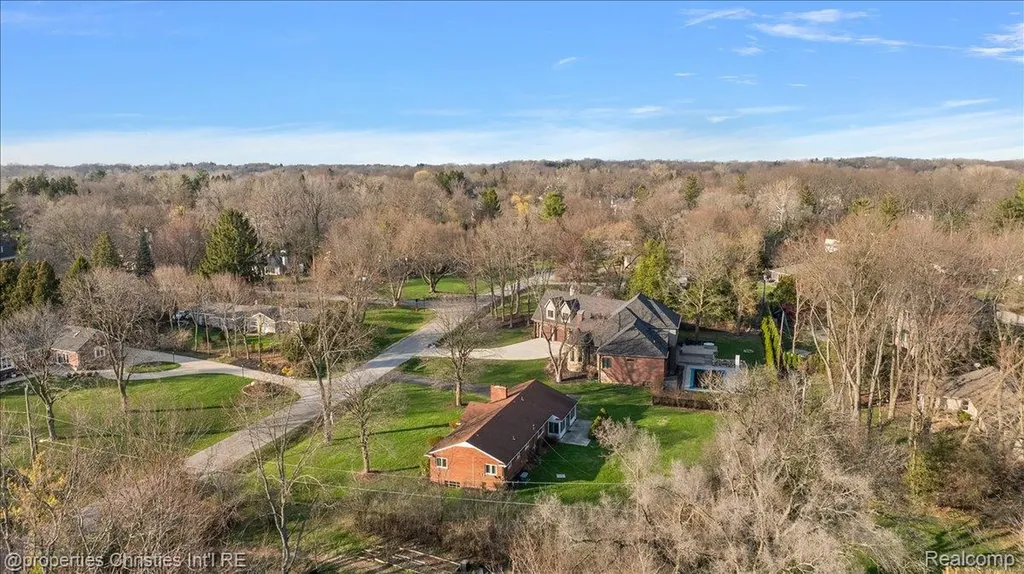 5753 N. Kilbrennan Road Bloomfield Charter Township MI 48301