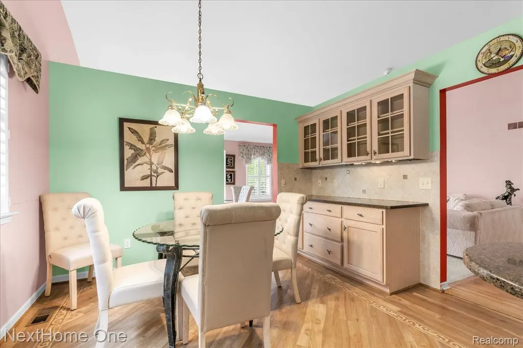 245 Winslow Circle Commerce Charter Township MI 48390