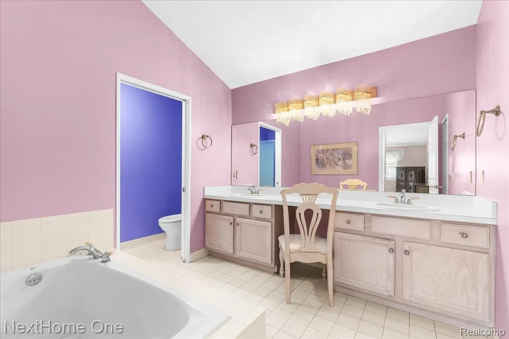 245 Winslow Circle Commerce Charter Township MI 48390
