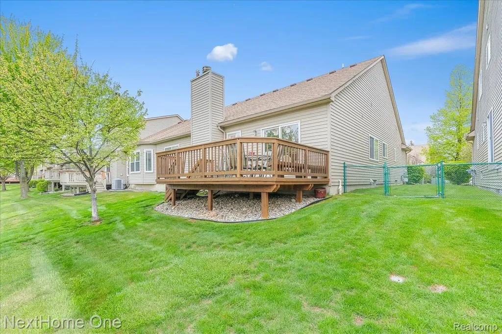245 Winslow Circle Commerce Charter Township MI 48390