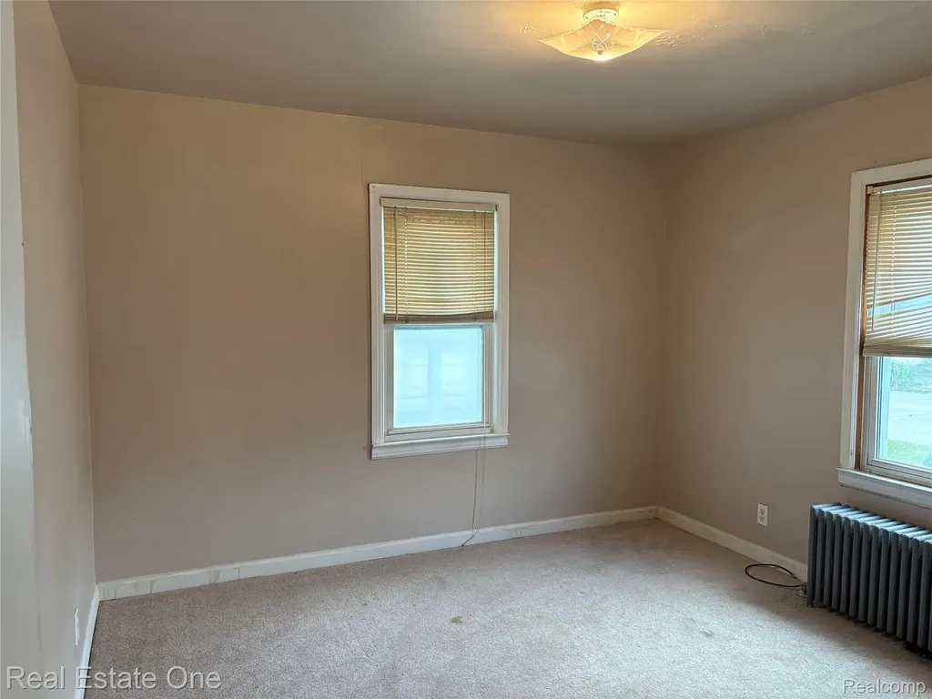 5873 Elmgrove Avenue Warren City MI 48092