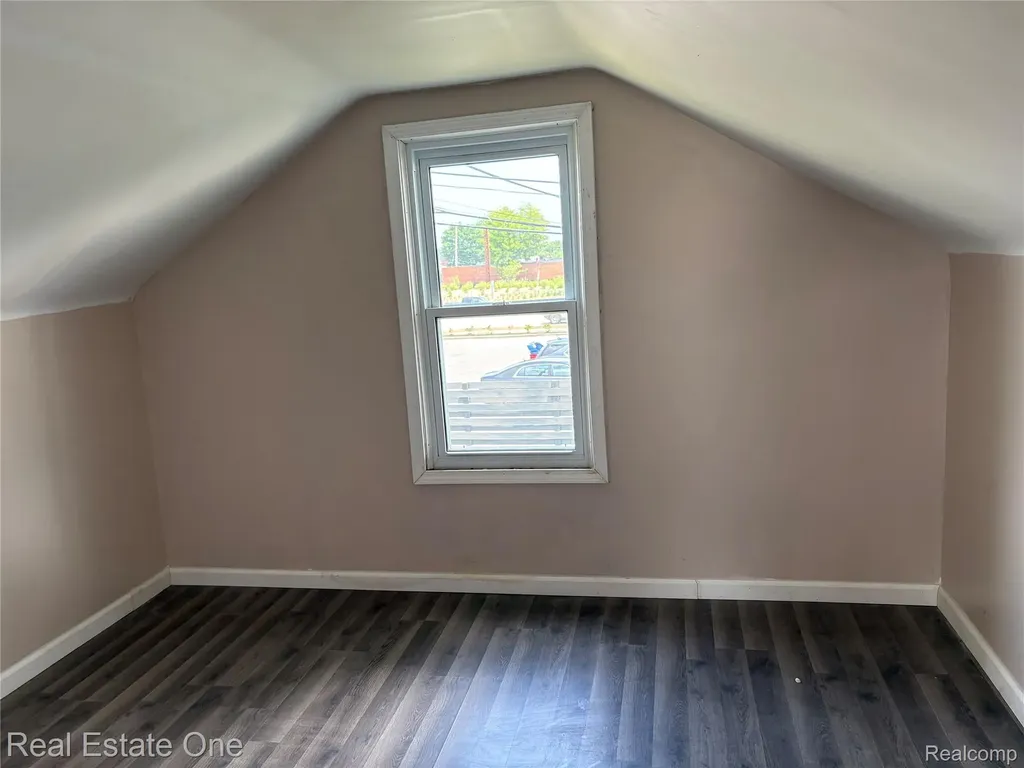 5873 Elmgrove Avenue Warren City MI 48092
