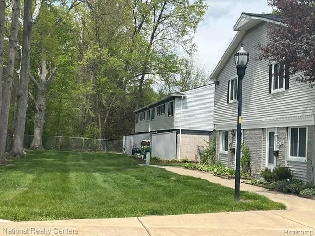 41292 N Woodbury Green Drive Van Buren Charter Township MI 48111