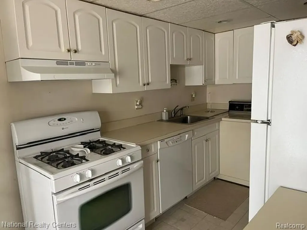 41292 N Woodbury Green Drive Van Buren Charter Township MI 48111