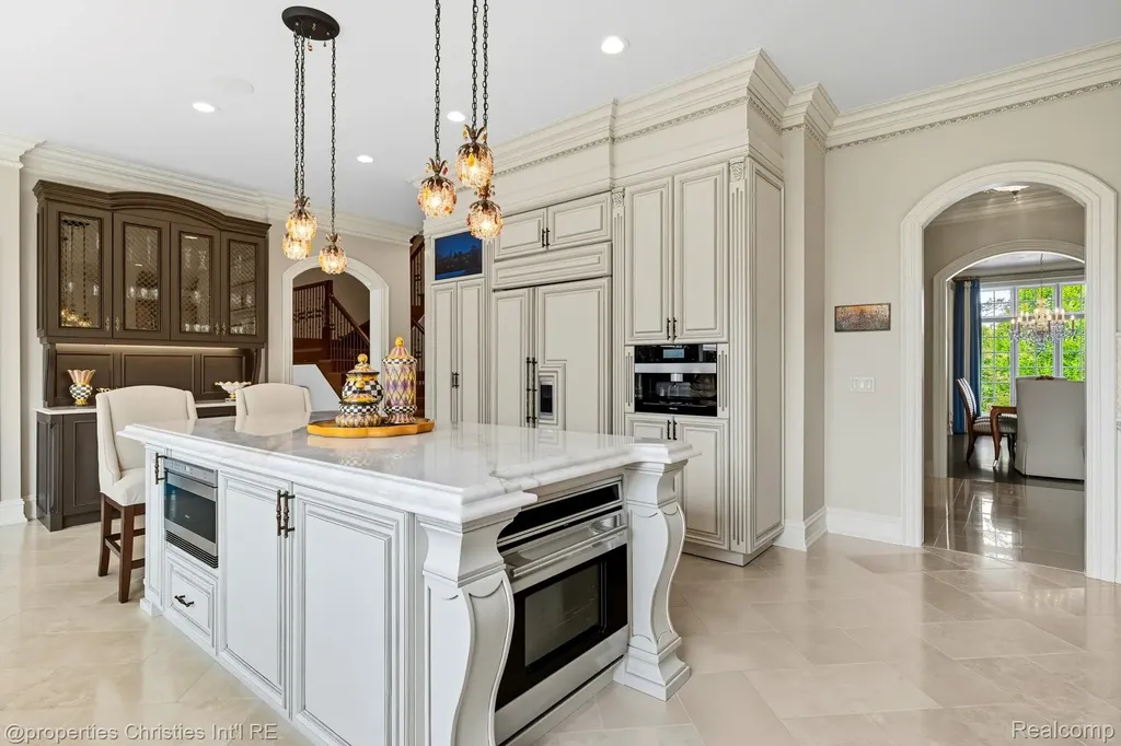 48923 Veneto Drive Novi City MI 48167
