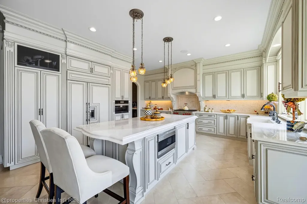 48923 Veneto Drive Novi City MI 48167