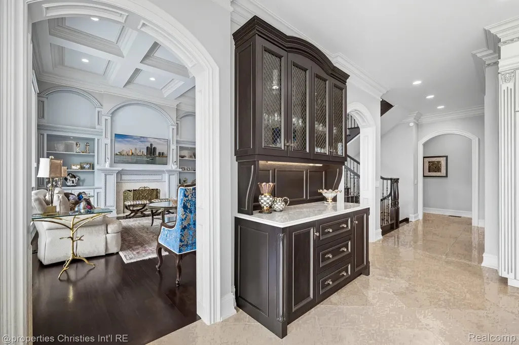 48923 Veneto Drive Novi City MI 48167