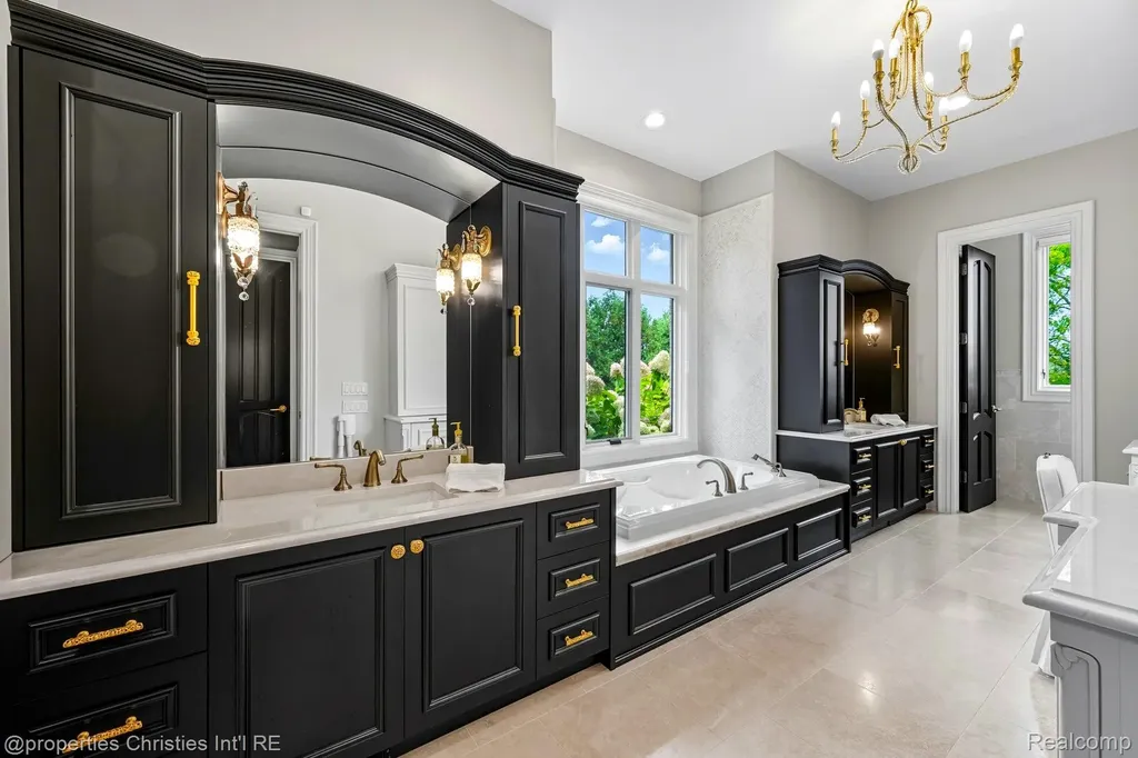 48923 Veneto Drive Novi City MI 48167
