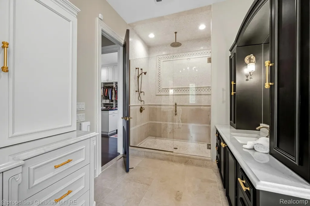 48923 Veneto Drive Novi City MI 48167