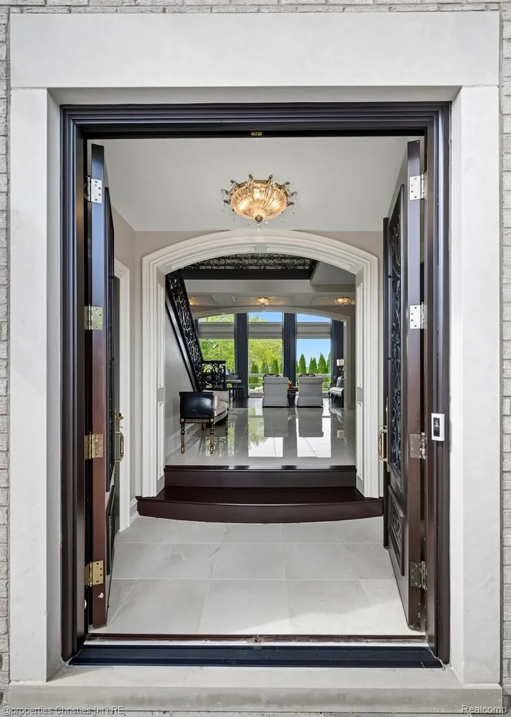 48923 Veneto Drive Novi City MI 48167