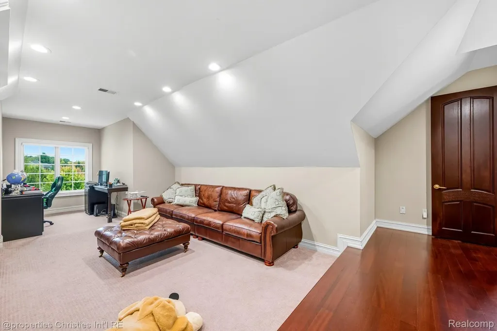 48923 Veneto Drive Novi City MI 48167