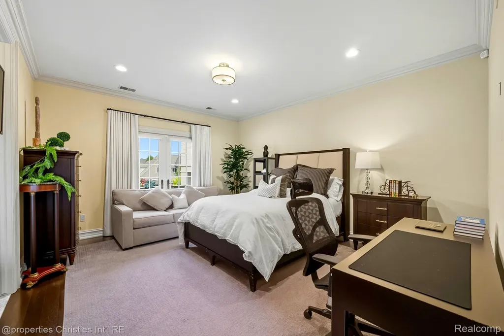 48923 Veneto Drive Novi City MI 48167