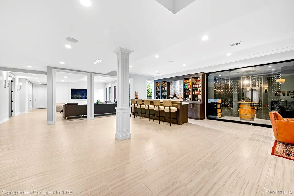 48923 Veneto Drive Novi City MI 48167