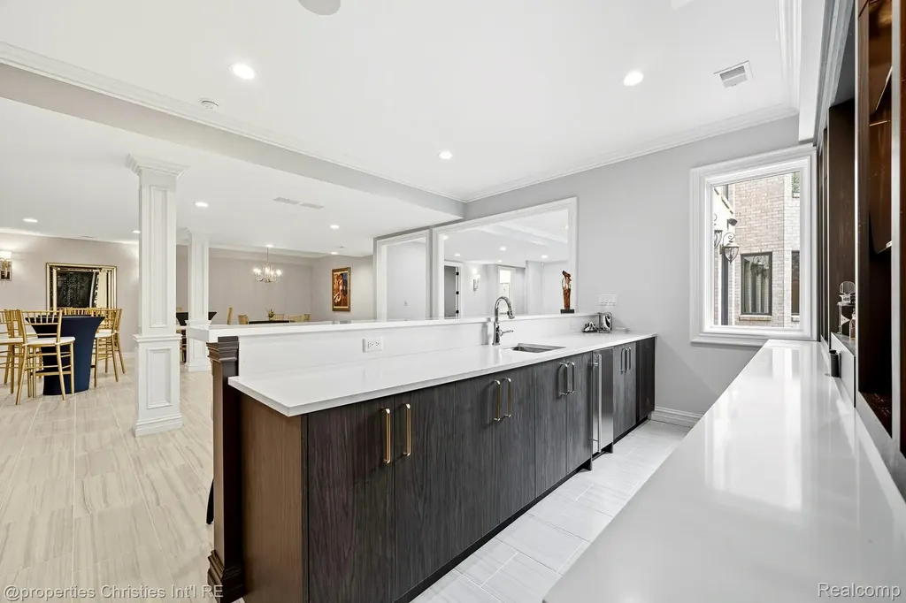 48923 Veneto Drive Novi City MI 48167