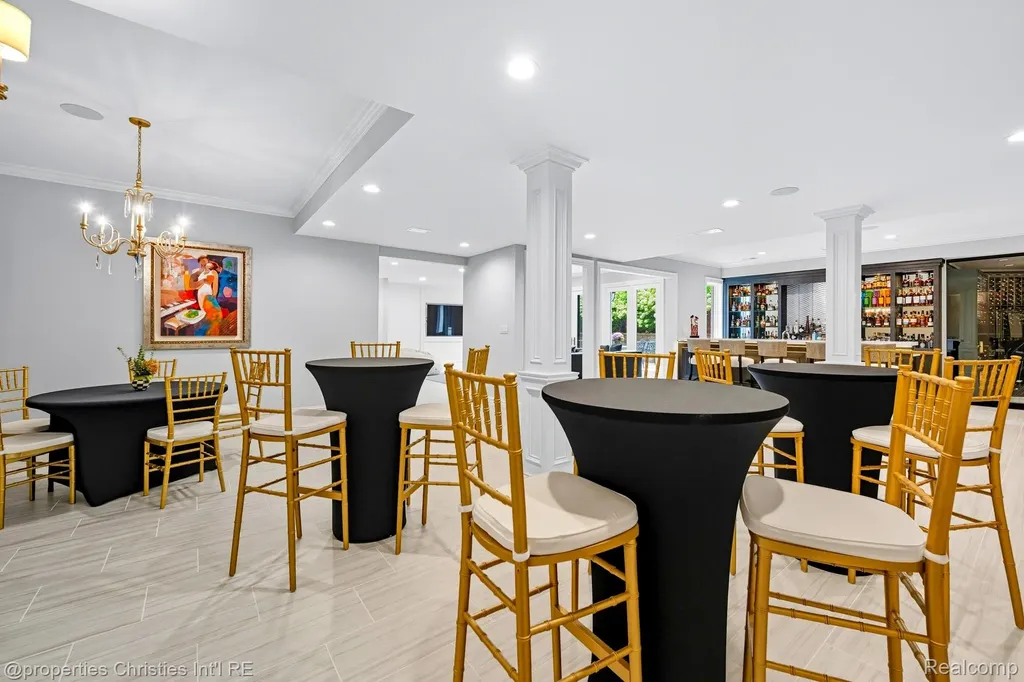 48923 Veneto Drive Novi City MI 48167